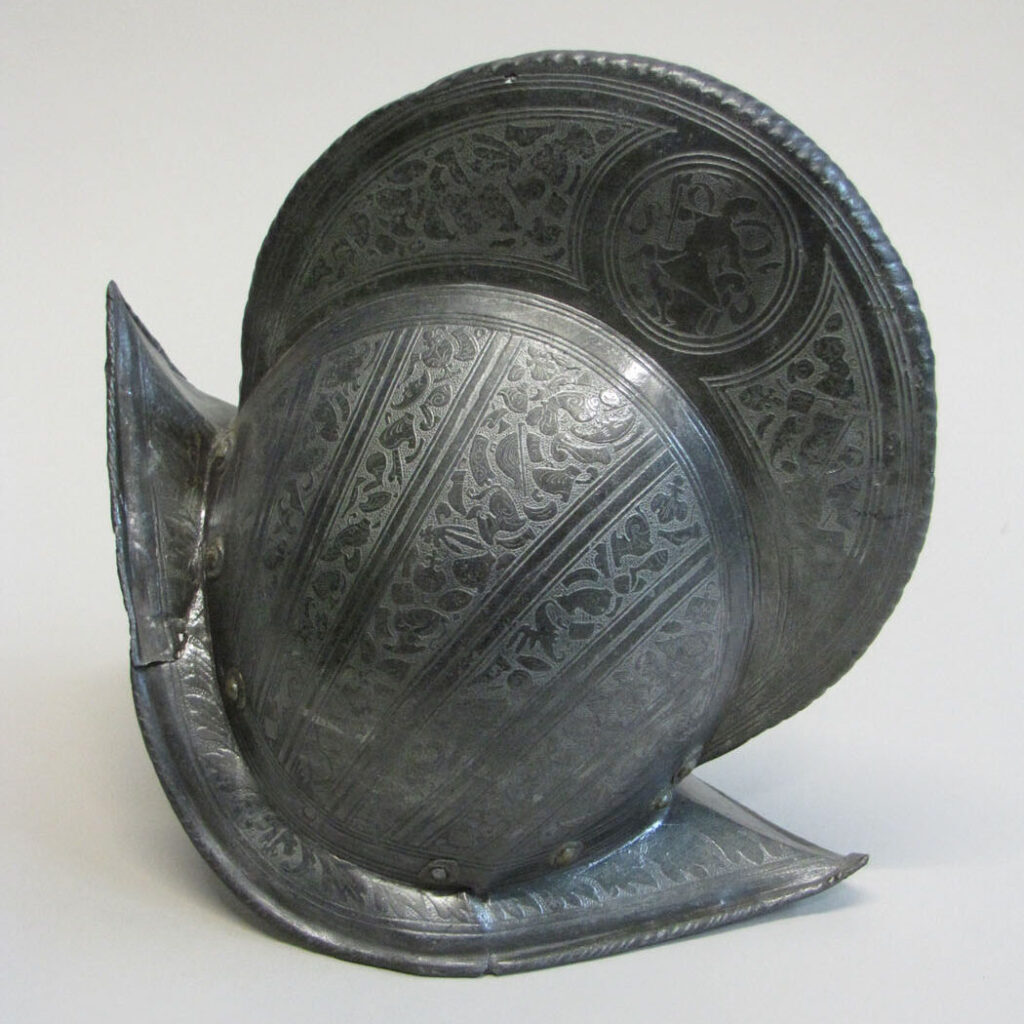 Morion, acier damasquiné, seizième siècle