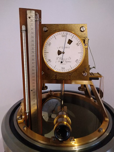 Pendule à pression constante par Léon Leroy, de l'Observatoire de Toulouse, vingtième siècle