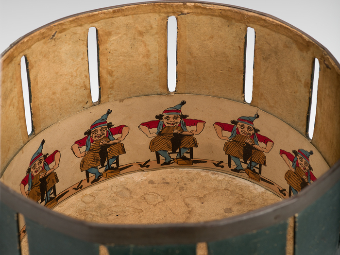 image d'un zootrope de la collection du musée le zootrope