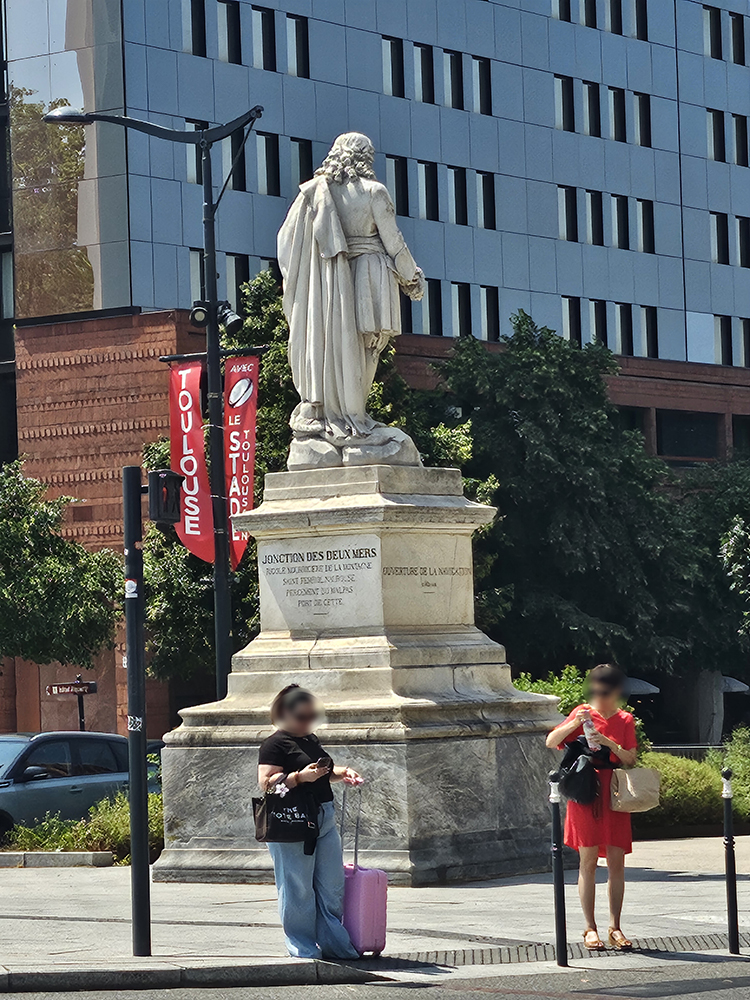 Statue de Pierre-Paul Riquet à Toulouse, Allées Jean-Jaurès, cliché de juin 2026.
